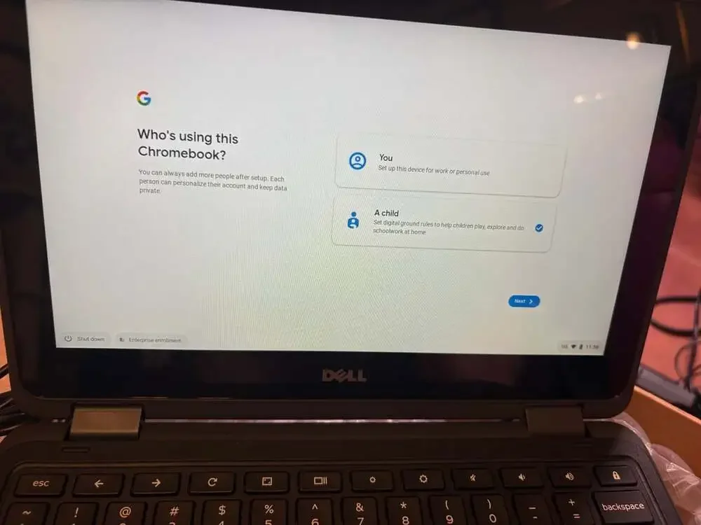 Dell 3189 Touch Chromebook 4GB/32GB Charger Included